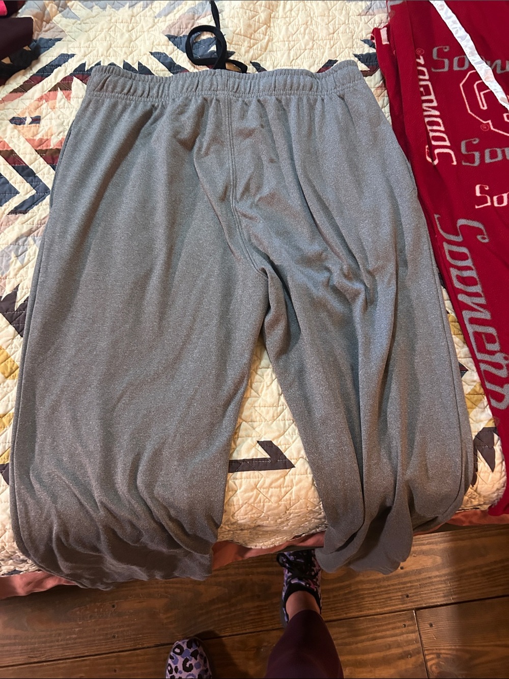 University of Oklahoma Sooners Lounge Pants - Gray & Crimson - Picture 3 of 6